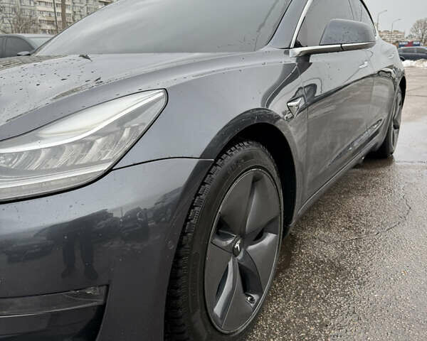 Серый Тесла Модель 3, объемом двигателя 0 л и пробегом 148 тыс. км за 14700 $, фото 1 на Automoto.ua