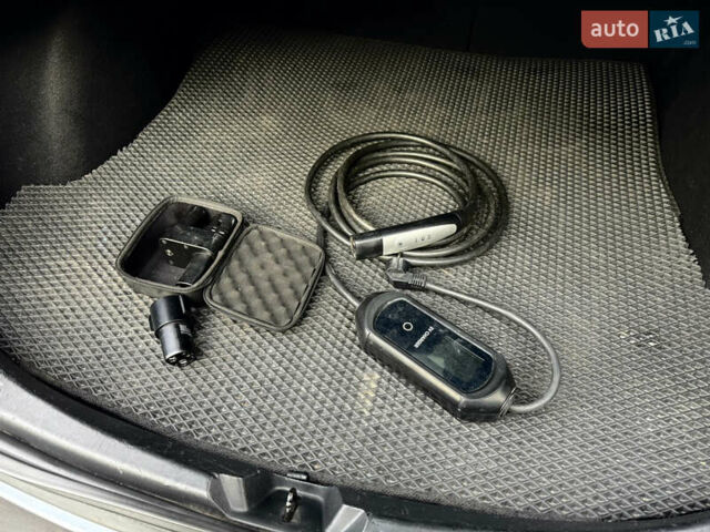 Серый Тесла Модель 3, объемом двигателя 0 л и пробегом 270 тыс. км за 14700 $, фото 17 на Automoto.ua