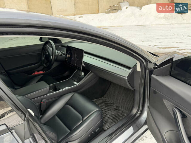 Серый Тесла Модель 3, объемом двигателя 0 л и пробегом 150 тыс. км за 17500 $, фото 11 на Automoto.ua