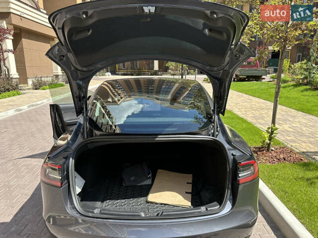 Серый Тесла Модель 3, объемом двигателя 0 л и пробегом 90 тыс. км за 17600 $, фото 40 на Automoto.ua