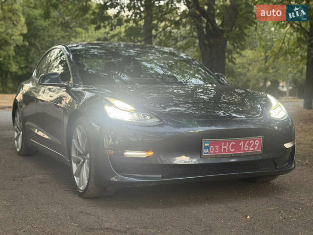 Серый Тесла Модель 3, объемом двигателя 0 л и пробегом 93 тыс. км за 18500 $, фото 5 на Automoto.ua