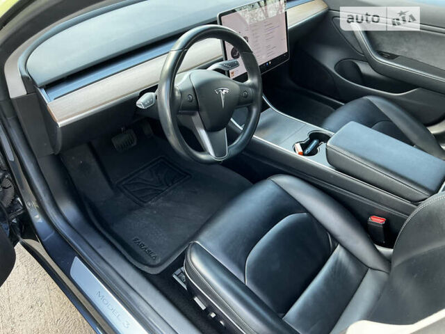 Серый Тесла Модель 3, объемом двигателя 0 л и пробегом 92 тыс. км за 18500 $, фото 4 на Automoto.ua