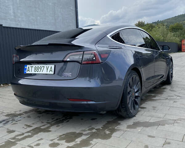 Тесла Модель 3 2018 в Ивано-Франковске на Automoto.ua Серый Тесла Модель 3, объемом двигателя 0 л и пробегом 119 тыс. км за 16999 $, фото 10 на Automoto.ua