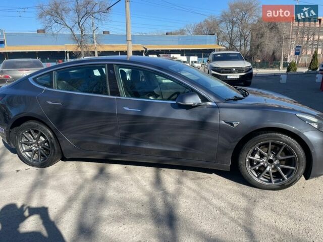 Серый Тесла Модель 3, объемом двигателя 0 л и пробегом 125 тыс. км за 13500 $, фото 3 на Automoto.ua