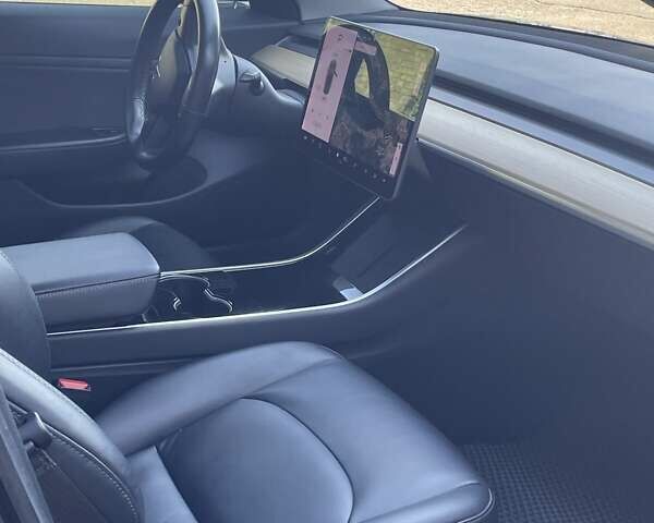 Серый Тесла Модель 3, объемом двигателя 0 л и пробегом 94 тыс. км за 18000 $, фото 37 на Automoto.ua