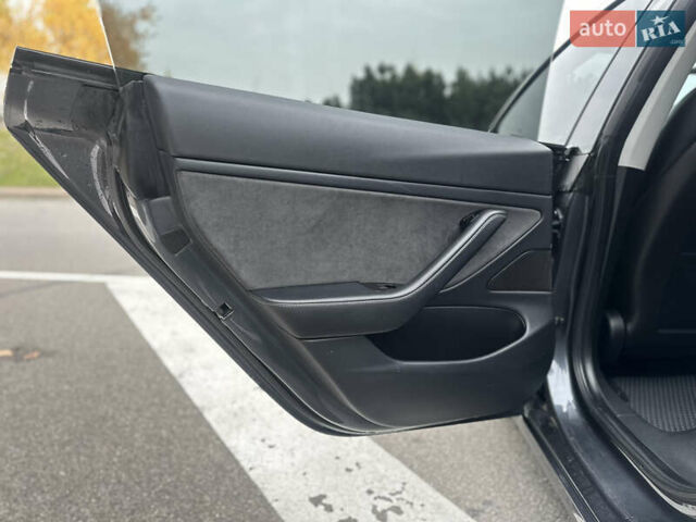 Сірий Тесла Модель 3, об'ємом двигуна 0 л та пробігом 150 тис. км за 13999 $, фото 16 на Automoto.ua