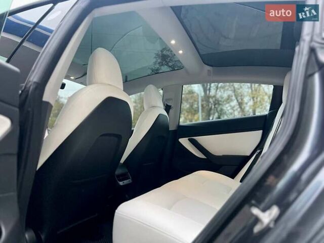 Сірий Тесла Модель 3, об'ємом двигуна 3.24 л та пробігом 154 тис. км за 17800 $, фото 7 на Automoto.ua