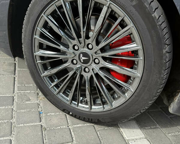 Серый Тесла Модель 3, объемом двигателя 0 л и пробегом 85 тыс. км за 16500 $, фото 7 на Automoto.ua