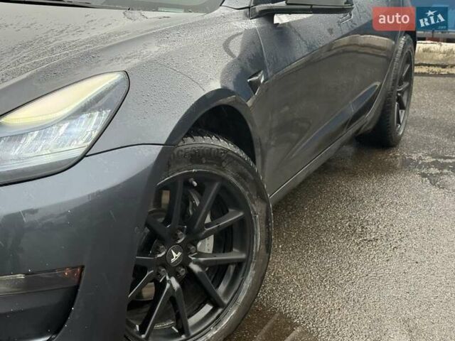 Серый Тесла Модель 3, объемом двигателя 0 л и пробегом 162 тыс. км за 13999 $, фото 13 на Automoto.ua