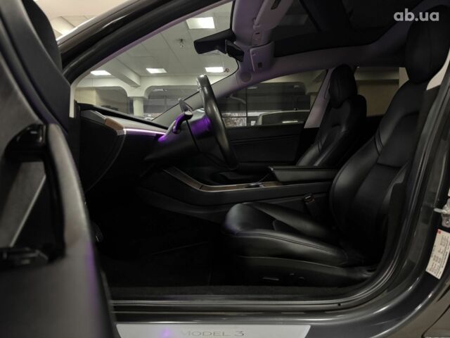 Сірий Тесла Модель 3, об'ємом двигуна 0 л та пробігом 76 тис. км за 19900 $, фото 4 на Automoto.ua