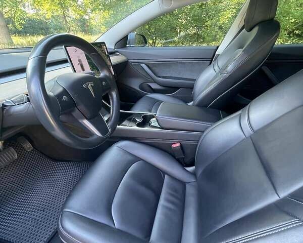 Серый Тесла Модель 3, объемом двигателя 0 л и пробегом 94 тыс. км за 18000 $, фото 38 на Automoto.ua