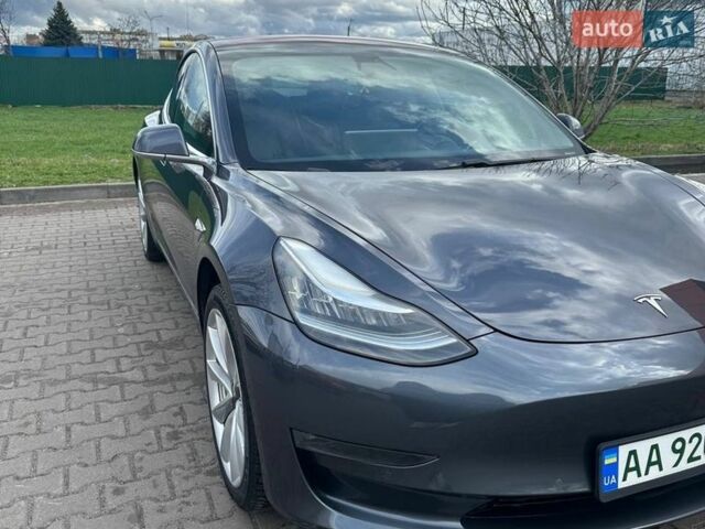 Серый Тесла Модель 3, объемом двигателя 0 л и пробегом 122 тыс. км за 15500 $, фото 1 на Automoto.ua