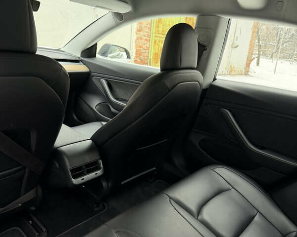 Серый Тесла Модель 3, объемом двигателя 0 л и пробегом 150 тыс. км за 16500 $, фото 8 на Automoto.ua