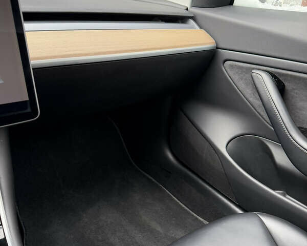 Серый Тесла Модель 3, объемом двигателя 0 л и пробегом 150 тыс. км за 16500 $, фото 7 на Automoto.ua