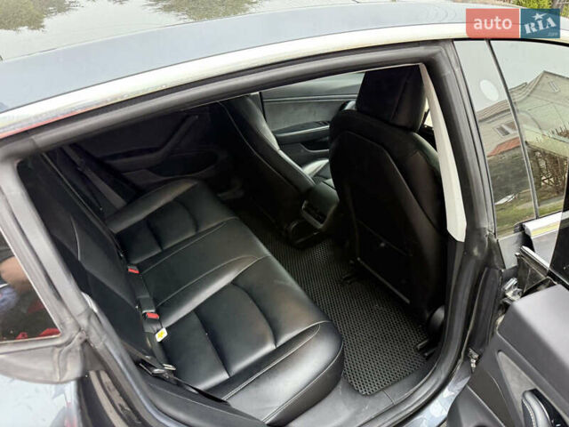 Сірий Тесла Модель 3, об'ємом двигуна 0 л та пробігом 91 тис. км за 16650 $, фото 13 на Automoto.ua