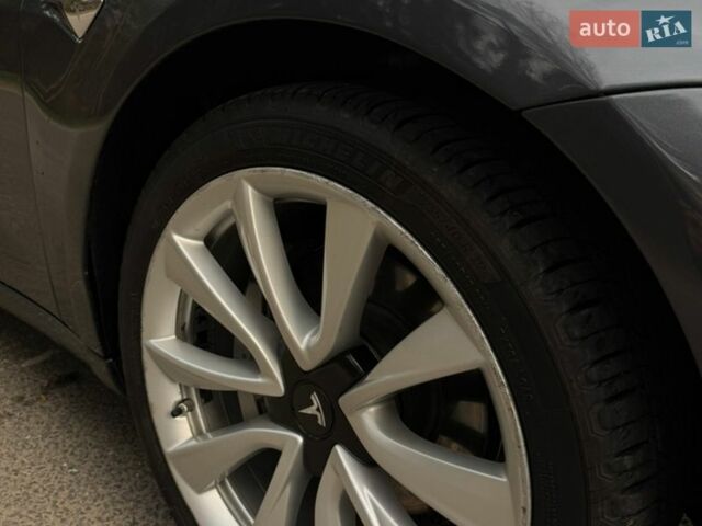 Сірий Тесла Модель 3, об'ємом двигуна 0 л та пробігом 140 тис. км за 16499 $, фото 15 на Automoto.ua