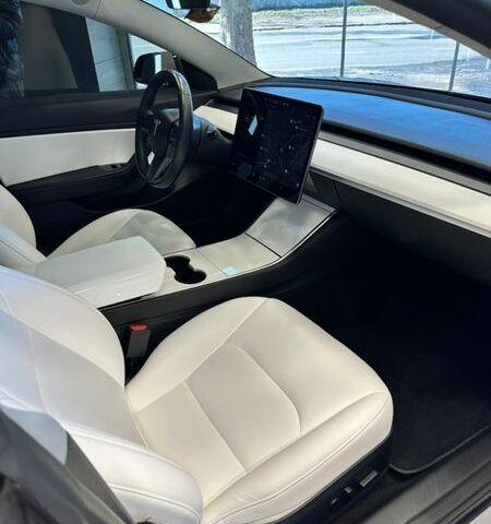 Сірий Тесла Модель 3, об'ємом двигуна 0 л та пробігом 76 тис. км за 19900 $, фото 9 на Automoto.ua