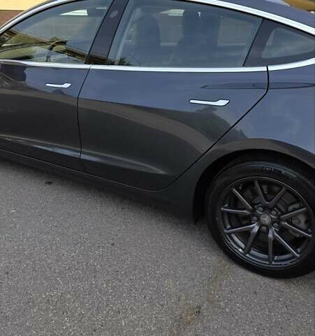 Сірий Тесла Модель 3, об'ємом двигуна 0 л та пробігом 84 тис. км за 17500 $, фото 9 на Automoto.ua