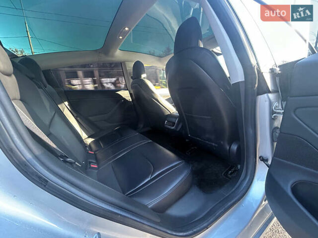 Серый Тесла Модель 3, объемом двигателя 0 л и пробегом 133 тыс. км за 17500 $, фото 16 на Automoto.ua