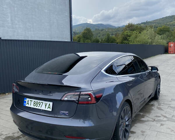 Тесла Модель 3 2018 в Ивано-Франковске на Automoto.ua Серый Тесла Модель 3, объемом двигателя 0 л и пробегом 119 тыс. км за 16999 $, фото 11 на Automoto.ua