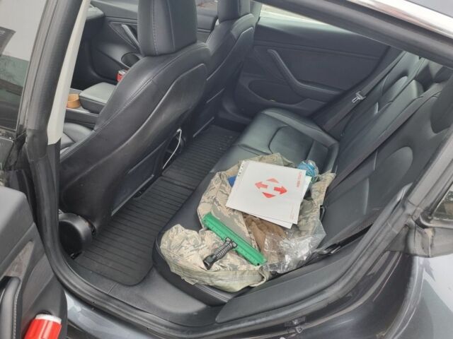 Серый Тесла Модель 3, объемом двигателя 0 л и пробегом 162 тыс. км за 17800 $, фото 8 на Automoto.ua