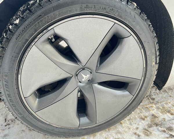 Сірий Тесла Модель 3, об'ємом двигуна 0 л та пробігом 215 тис. км за 15900 $, фото 18 на Automoto.ua