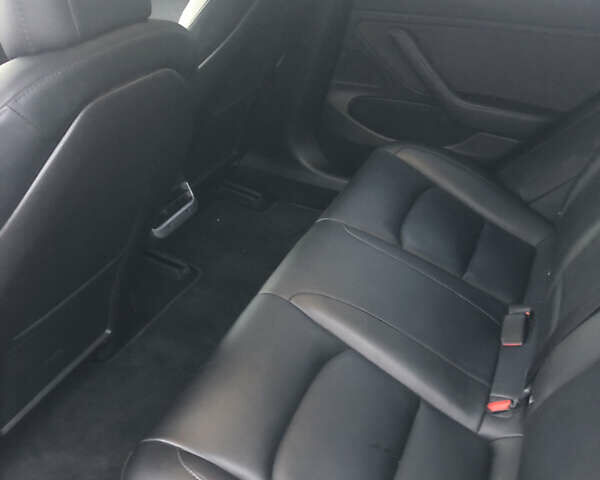 Серый Тесла Модель 3, объемом двигателя 0 л и пробегом 112 тыс. км за 17500 $, фото 12 на Automoto.ua
