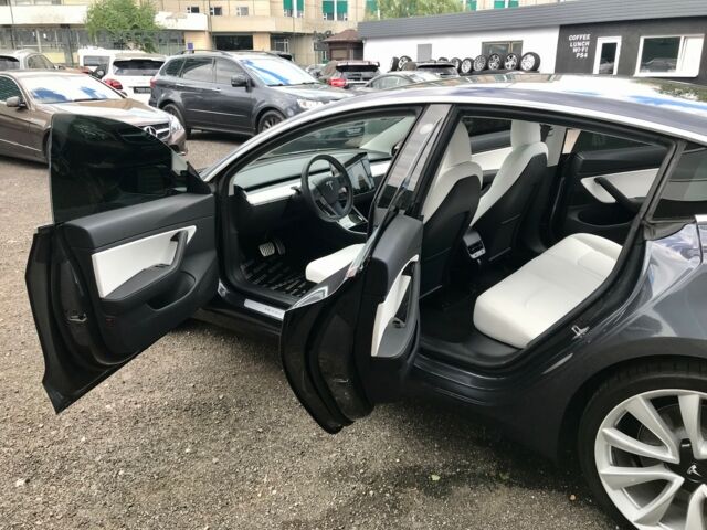 Сірий Тесла Модель 3, об'ємом двигуна 0 л та пробігом 2 тис. км за 47900 $, фото 35 на Automoto.ua