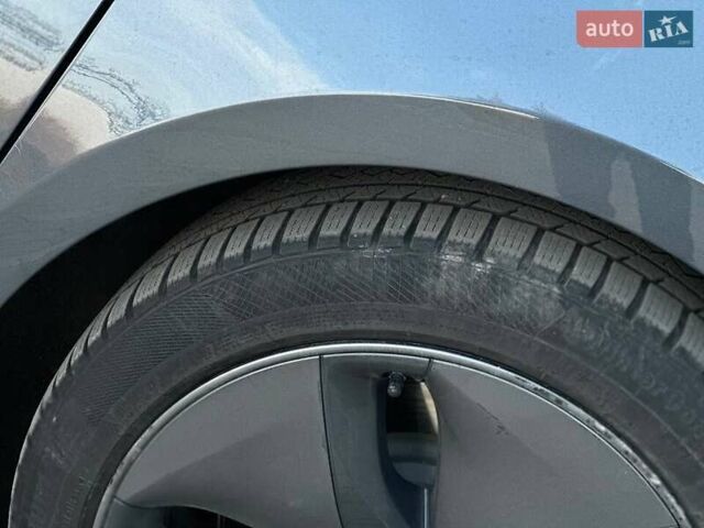 Серый Тесла Модель 3, объемом двигателя 0 л и пробегом 118 тыс. км за 15000 $, фото 8 на Automoto.ua