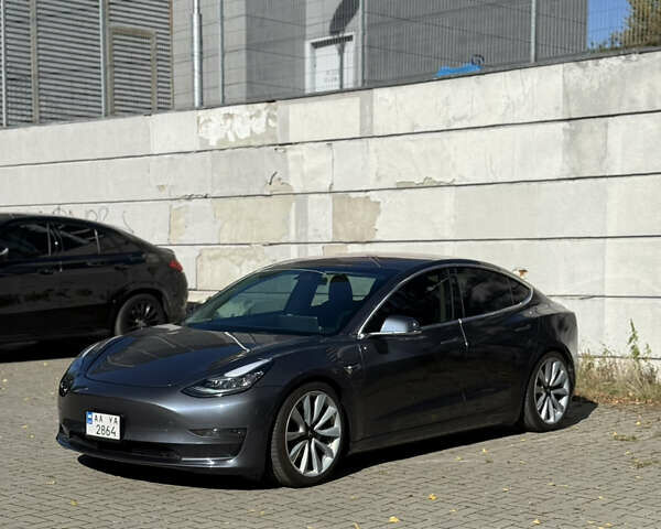 Сірий Тесла Модель 3, об'ємом двигуна 0 л та пробігом 50 тис. км за 18500 $, фото 1 на Automoto.ua