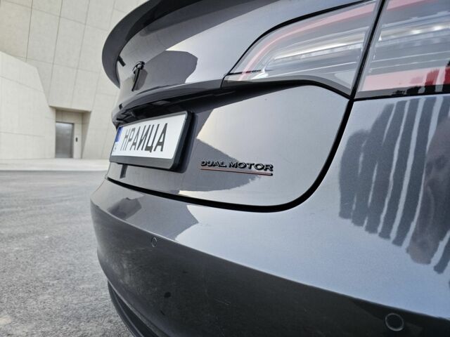 Серый Тесла Модель 3, объемом двигателя 0 л и пробегом 95 тыс. км за 22000 $, фото 9 на Automoto.ua