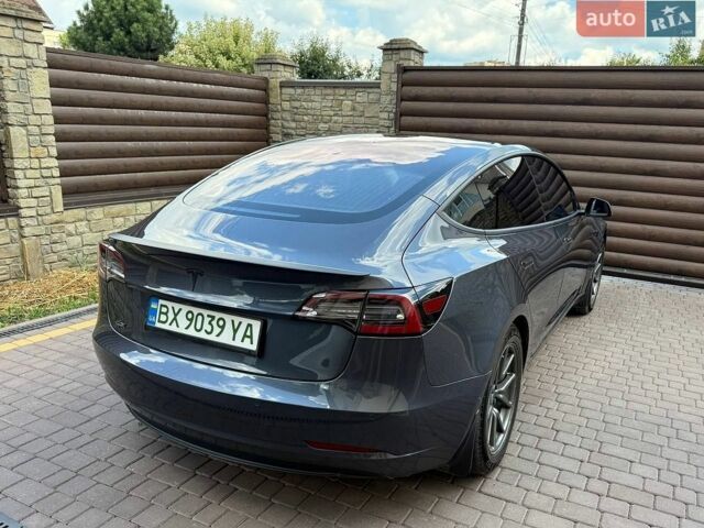 Серый Тесла Модель 3, объемом двигателя 0 л и пробегом 118 тыс. км за 15300 $, фото 5 на Automoto.ua