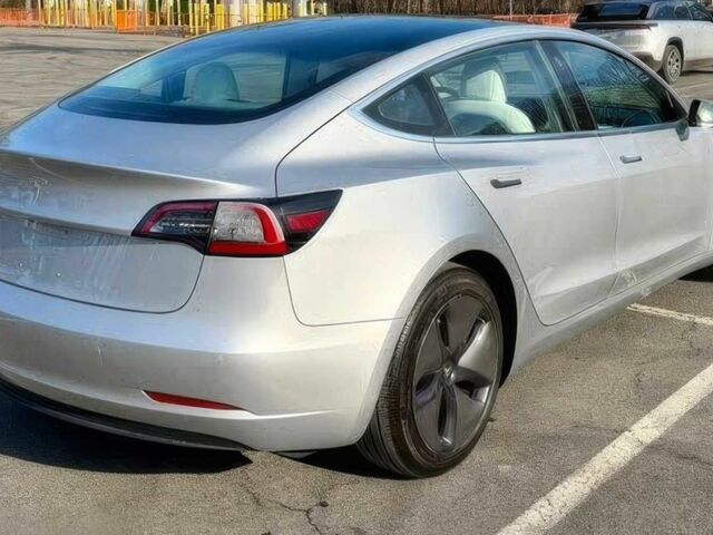 Серый Тесла Модель 3, объемом двигателя 0 л и пробегом 35 тыс. км за 5100 $, фото 3 на Automoto.ua