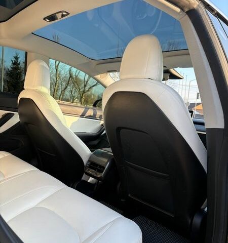 Сірий Тесла Модель 3, об'ємом двигуна 0 л та пробігом 165 тис. км за 20000 $, фото 27 на Automoto.ua