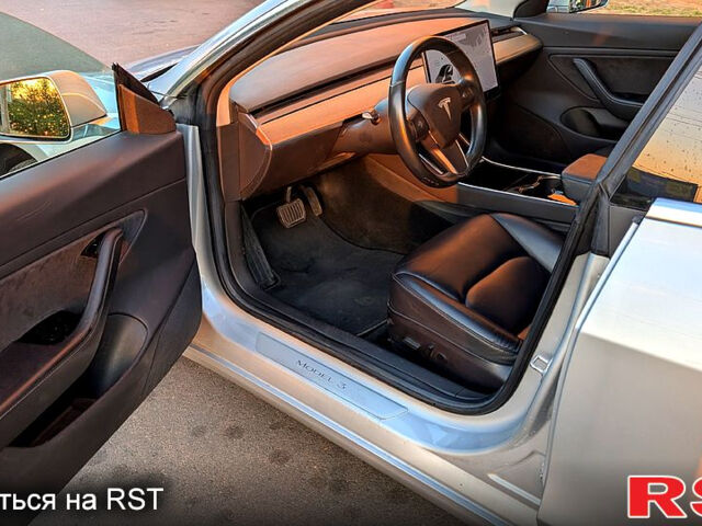 Сірий Тесла Модель 3, об'ємом двигуна 0 л та пробігом 0 тис. км за 17300 $, фото 3 на Automoto.ua