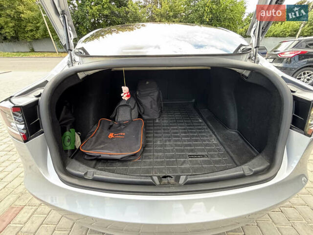 Тесла Модель 3 2018 в Каменце-Подольском на Automoto.ua Серый Тесла Модель 3, объемом двигателя 0 л и пробегом 180 тыс. км за 17300 $, фото 21 на Automoto.ua