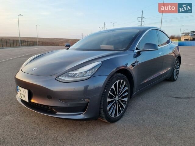 Серый Тесла Модель 3, объемом двигателя 0 л и пробегом 128 тыс. км за 16500 $, фото 2 на Automoto.ua