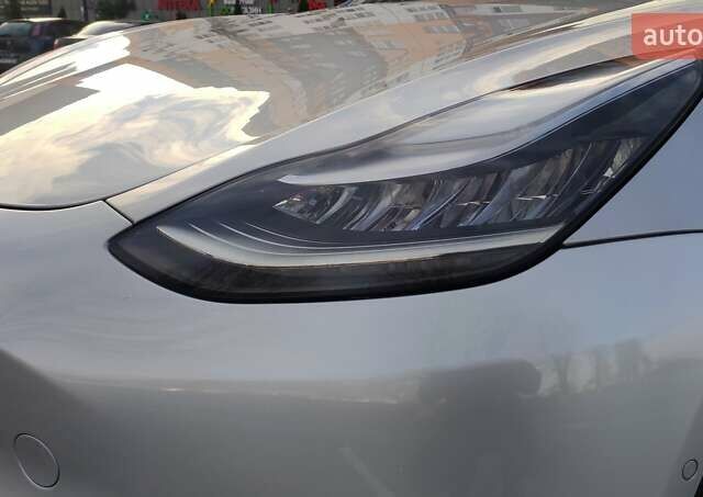 Сірий Тесла Модель 3, об'ємом двигуна 0 л та пробігом 69 тис. км за 19000 $, фото 18 на Automoto.ua