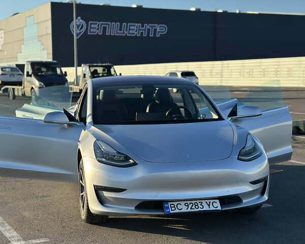 Серый Тесла Модель 3, объемом двигателя 0 л и пробегом 71 тыс. км за 17400 $, фото 9 на Automoto.ua