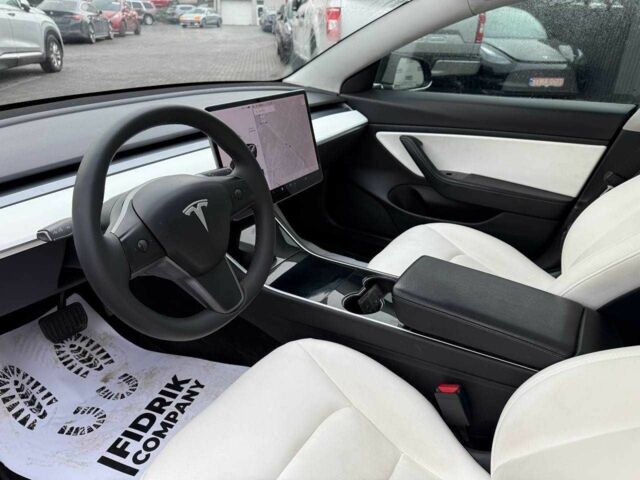 Сірий Тесла Модель 3, об'ємом двигуна 0 л та пробігом 200 тис. км за 11900 $, фото 4 на Automoto.ua