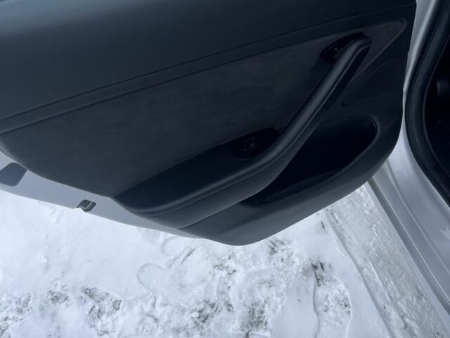 Сірий Тесла Модель 3, об'ємом двигуна 0 л та пробігом 270 тис. км за 15200 $, фото 15 на Automoto.ua