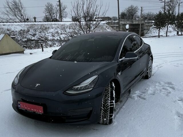 Серый Тесла Модель 3, объемом двигателя 0 л и пробегом 210 тыс. км за 14999 $, фото 5 на Automoto.ua