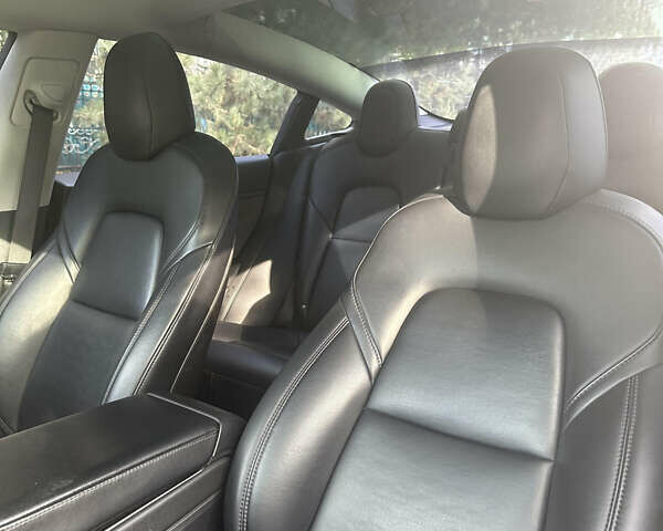 Серый Тесла Модель 3, объемом двигателя 0 л и пробегом 167 тыс. км за 28000 $, фото 6 на Automoto.ua