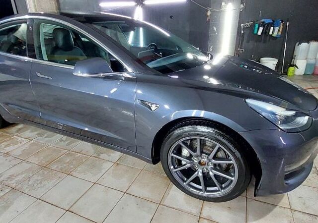 Серый Тесла Модель 3, объемом двигателя 0 л и пробегом 112 тыс. км за 19100 $, фото 5 на Automoto.ua