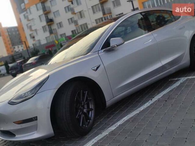 Сірий Тесла Модель 3, об'ємом двигуна 0 л та пробігом 69 тис. км за 19000 $, фото 2 на Automoto.ua