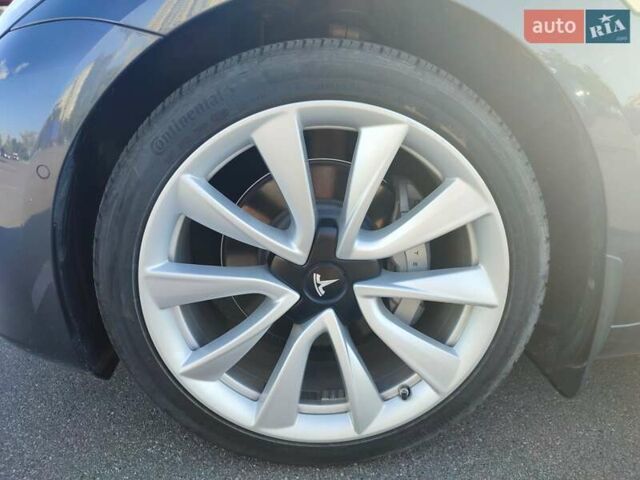 Серый Тесла Модель 3, объемом двигателя 0 л и пробегом 62 тыс. км за 16900 $, фото 23 на Automoto.ua