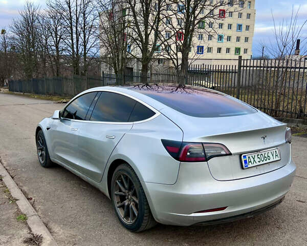Сірий Тесла Модель 3, об'ємом двигуна 0 л та пробігом 140 тис. км за 17500 $, фото 3 на Automoto.ua
