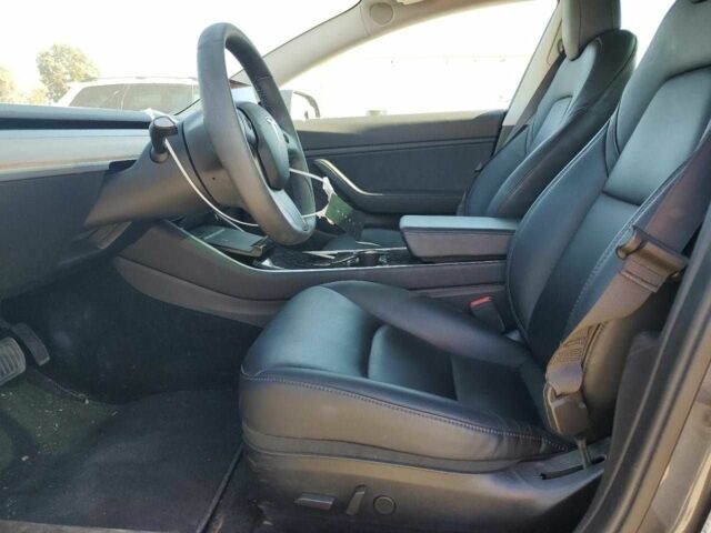 Сірий Тесла Модель 3, об'ємом двигуна 0 л та пробігом 38 тис. км за 4900 $, фото 6 на Automoto.ua