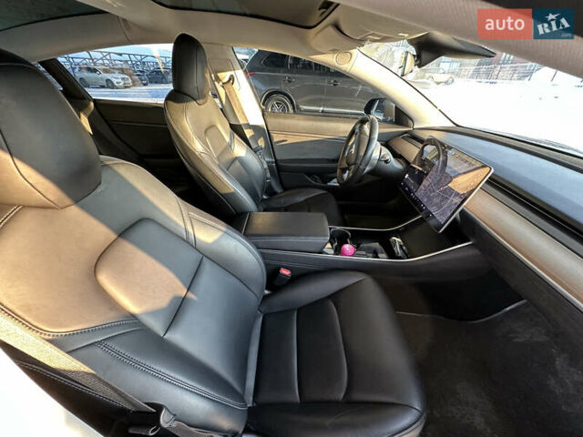 Сірий Тесла Модель 3, об'ємом двигуна 0 л та пробігом 97 тис. км за 17000 $, фото 27 на Automoto.ua