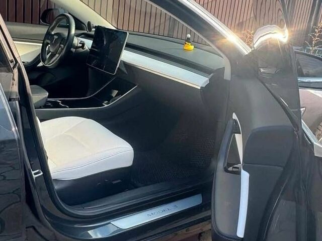 Сірий Тесла Модель 3, об'ємом двигуна 0 л та пробігом 80 тис. км за 18999 $, фото 9 на Automoto.ua